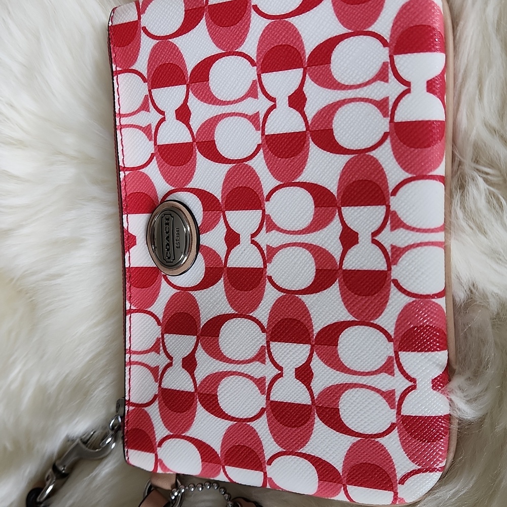 Cute Coach Red Signature Chalk Leather Top Zip Wristlet Wallet ♥️🤍 - Picture 2 of 13